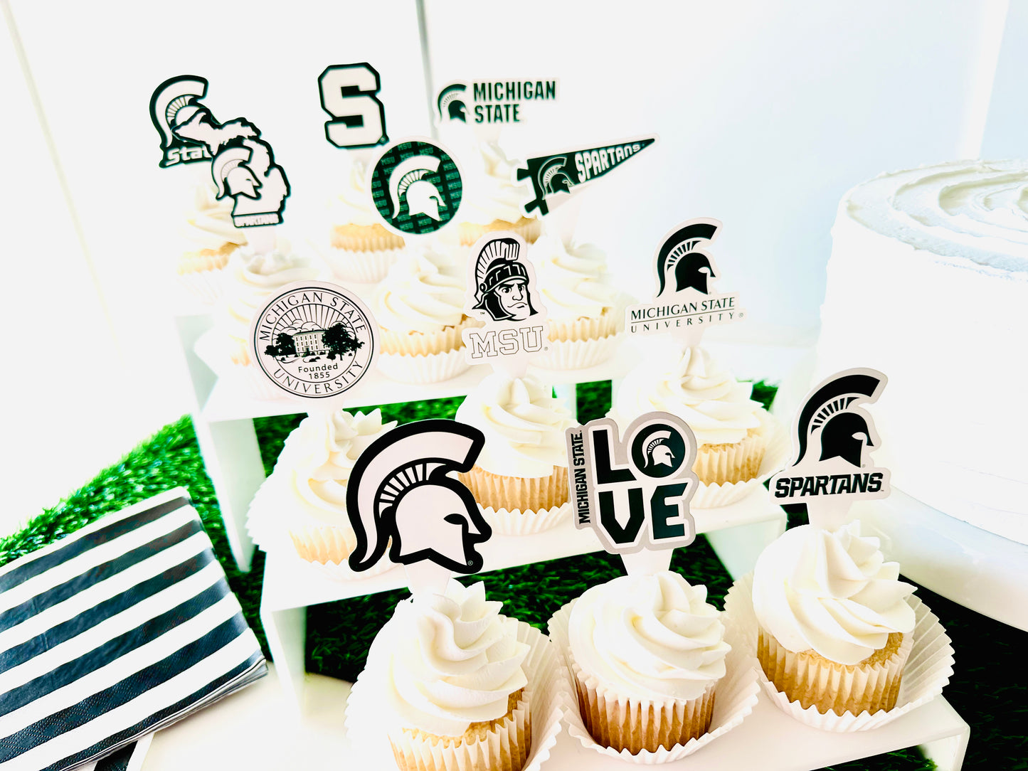 Michigan State Spartans Cupcake Toppers (24 Pieces)
