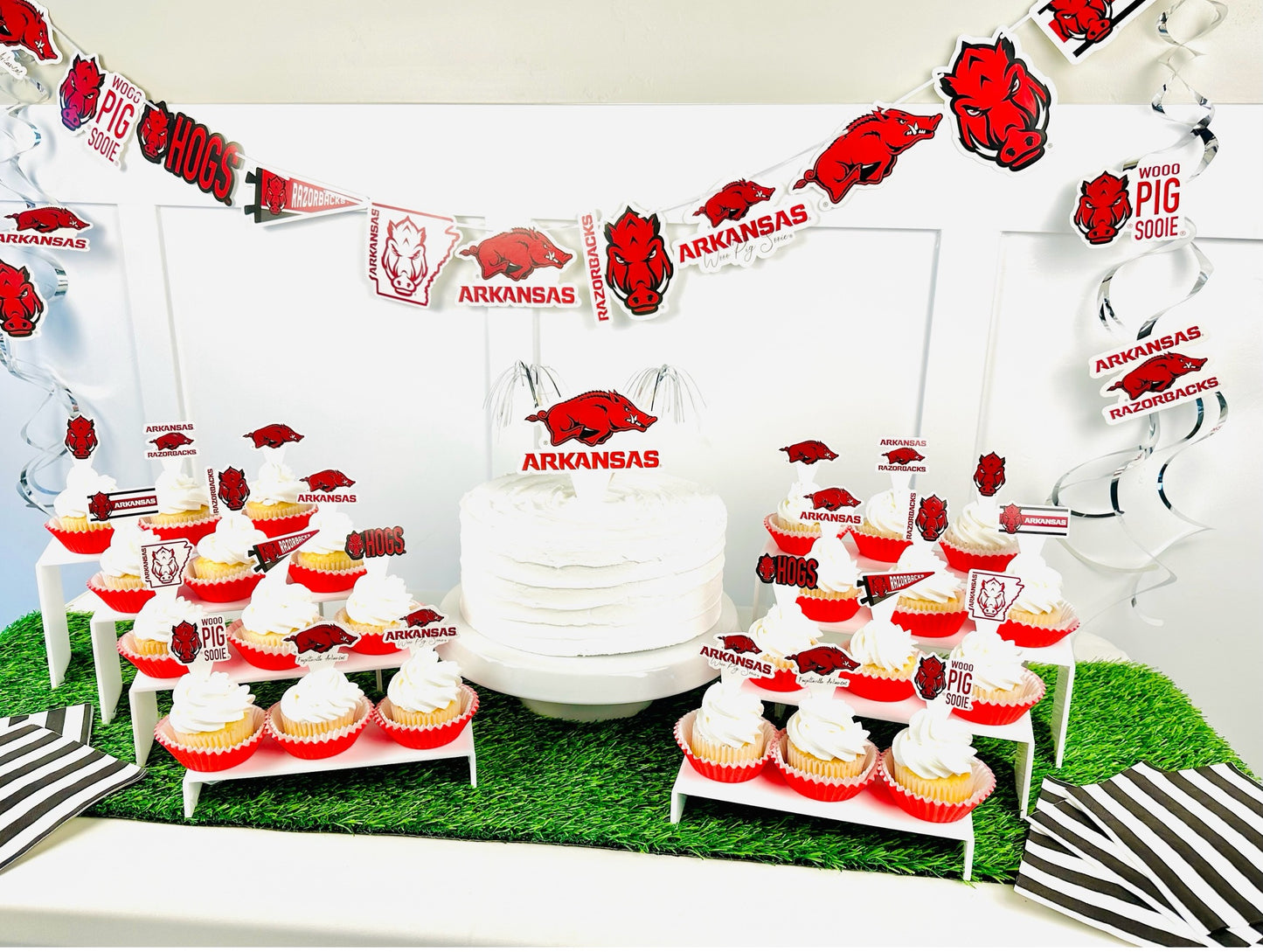 Arkansas Razorbacks Party Decorations with Banner and Cupcake Toppers (42 Pieces)