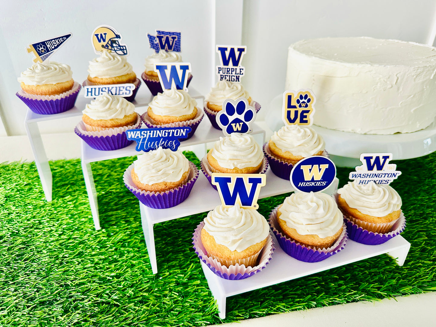 Washington Huskies Cupcake Toppers (24 Pieces)