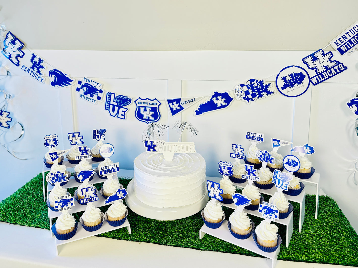 Kentucky Wildcats Party Decorations with Banner and Cupcake Toppers (42 Pieces)