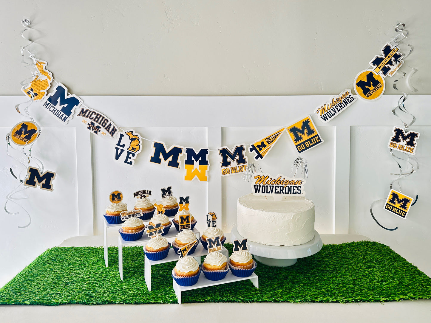 Michigan Wolverines Party Decorations with Banner and Cupcake Toppers (42 Pieces)