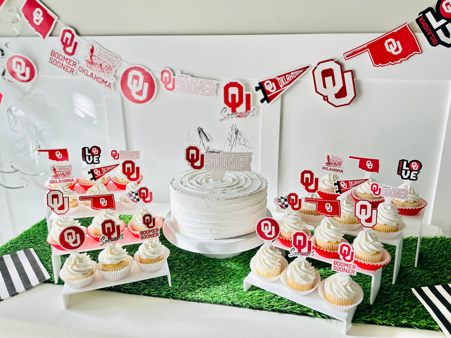 Oklahoma Sooners Decorations with Banner and Cupcake Toppers (42 Pieces)